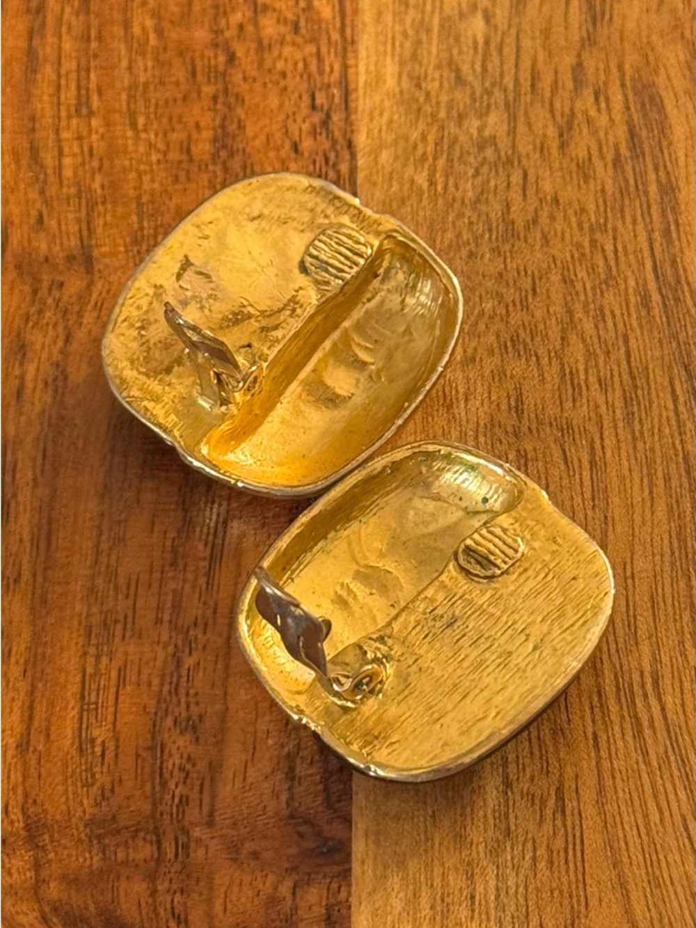 Givenchy Gold-Tone & Tortoiseshell RARE Vintage Earrings - Picture 5 of 6